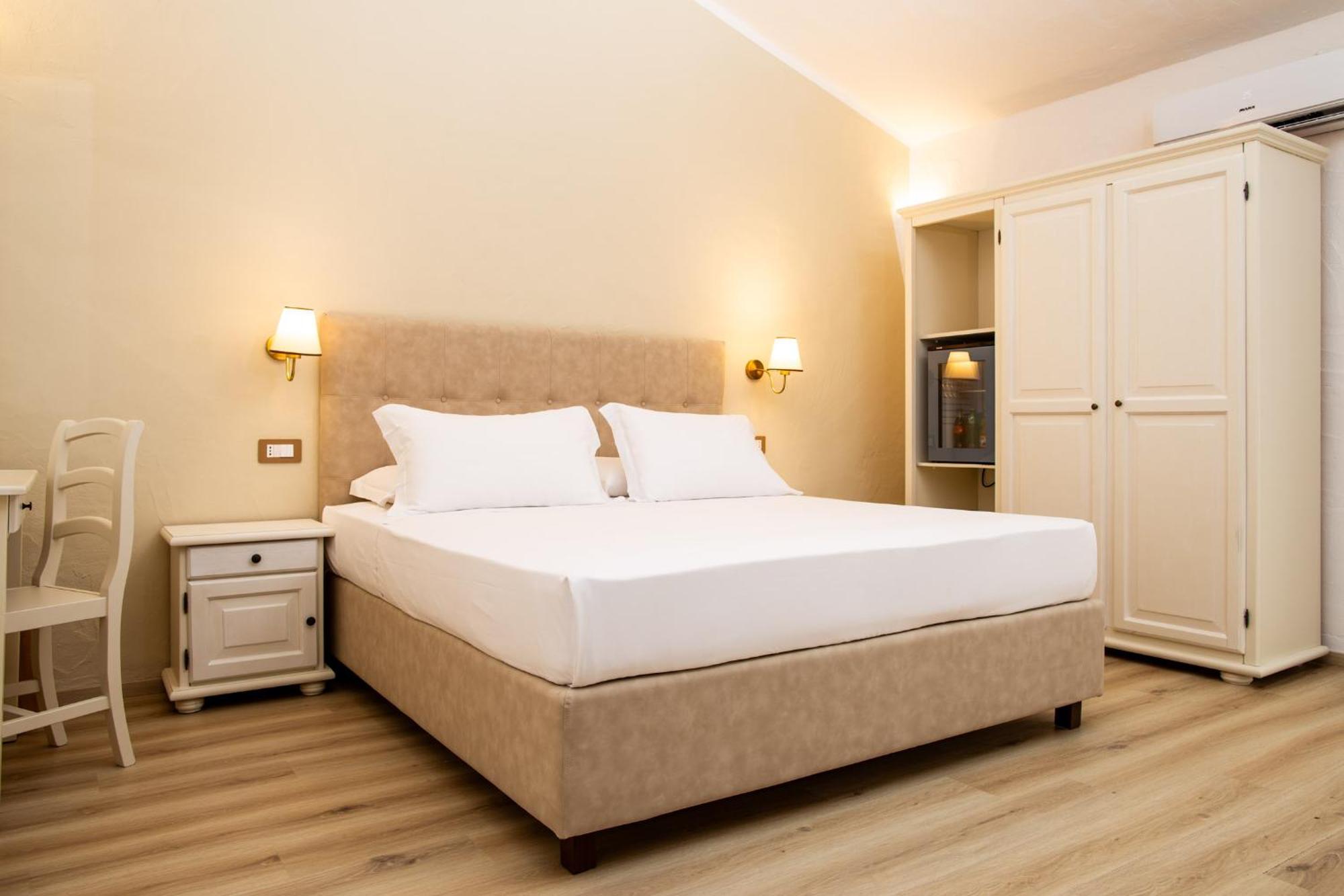 La Jacia Hotel & Resort Baja Sardinia Eksteriør bilde