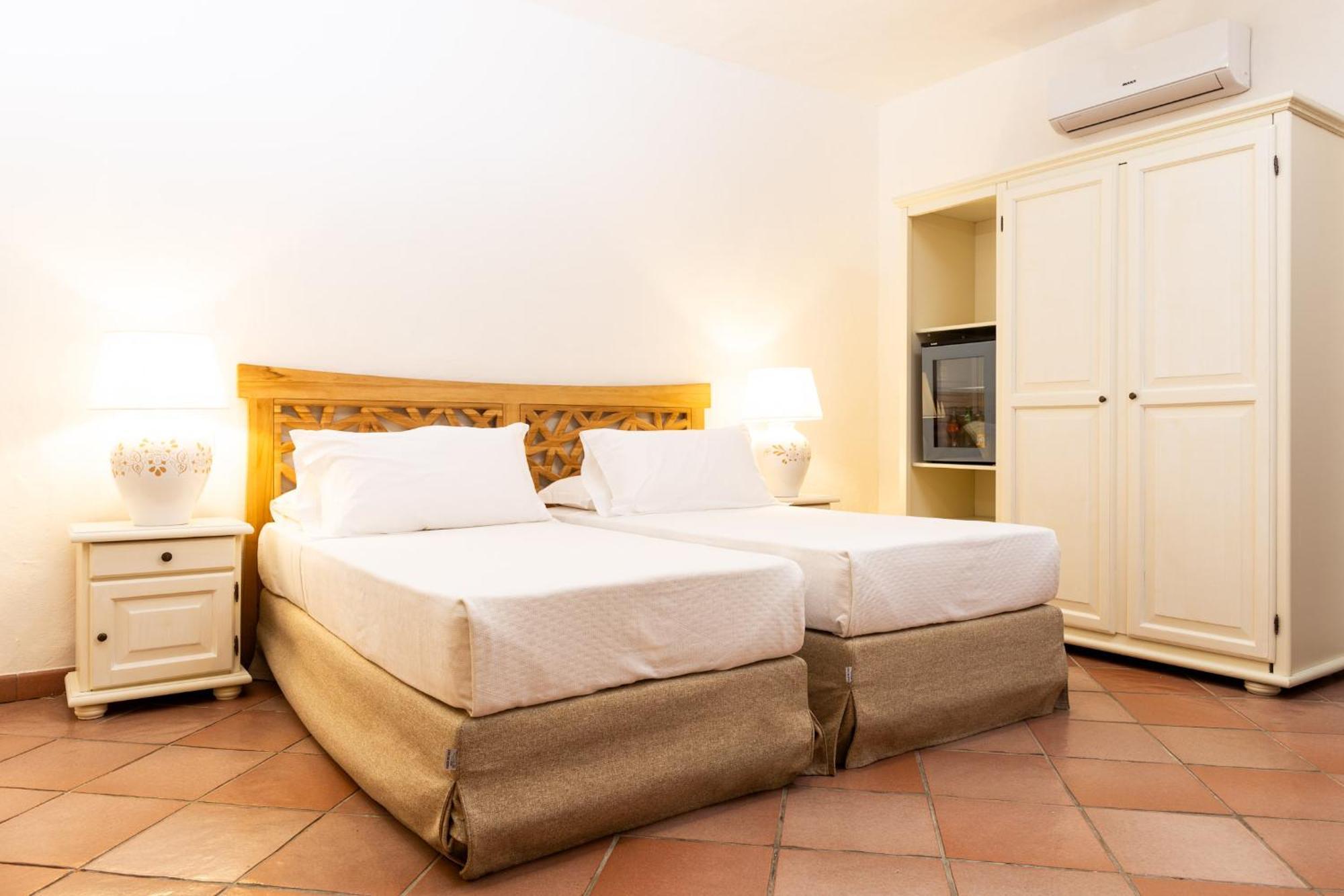 La Jacia Hotel & Resort Baja Sardinia Eksteriør bilde